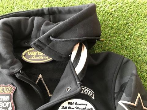 VANSON ワッペン&刺繍　ボンディングスタジアムジャンバー　脱着式フード