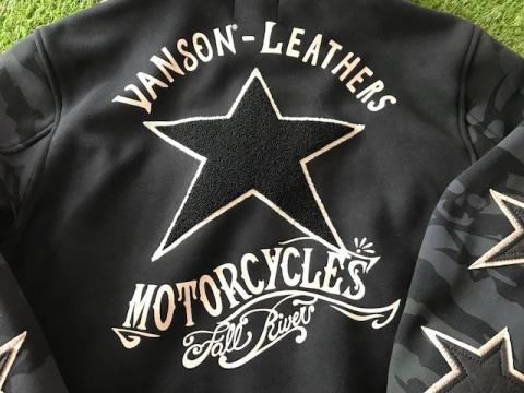 VANSON ワッペン&刺繍　ボンディングスタジアムジャンバー　脱着式フード